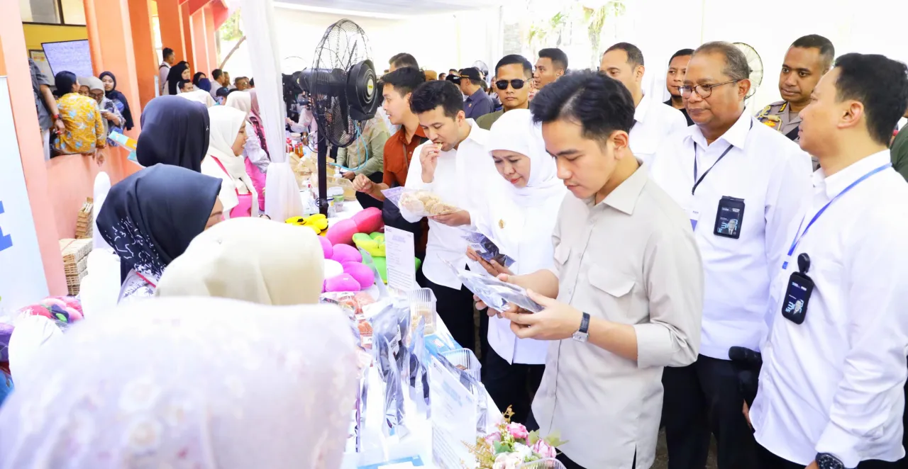 Wapres Gibran dan Gubernur Khofifah Kompak Apresiasi Semangat Pendamping dan Nasabah PNM Mekaar di Bondowoso